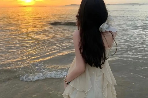港星邝文珣状态好女儿调皮捣蛋生日当天